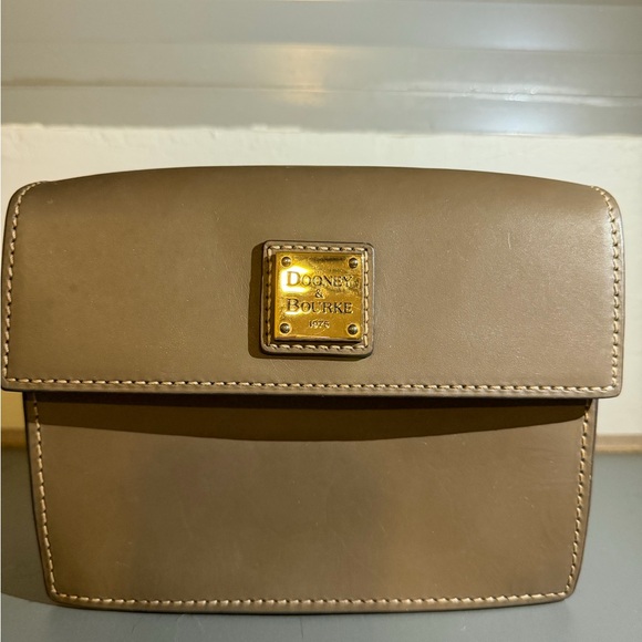 Dooney & Bourke Handbags - Dooney & Bourke Brown Leather Shoulder Bag
